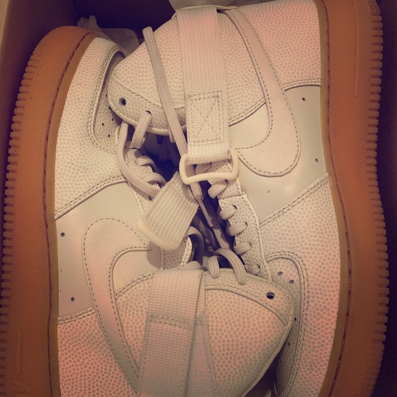 tan air force ones womens